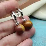 Серьги с мукаитом