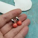 Серебряные серьги с кораллами