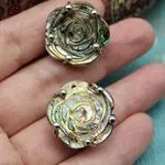 Серьги розочки из резного гелиотиса