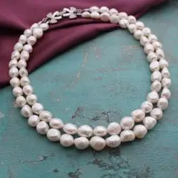 Ожерелье из белоснежных барочных жемчужин