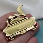 Необычные броши