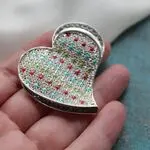 Брошь сердечко