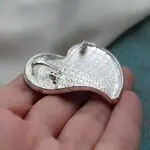 Брошь-подвеска в виде сердца
