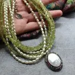 Ожерелье из хризолита