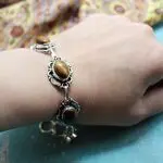 Браслет из серебра и тигрового глаза