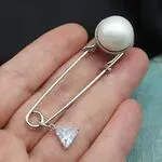 Брошь булавка с жемчугом