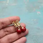 Элегантные серьги с красными кораллами