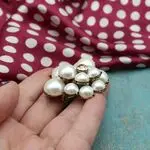 Стильные броши с жемчугом