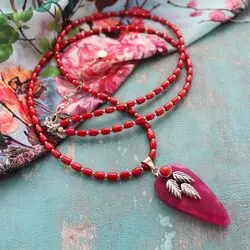 Коралловое колье с подвеской из агата
