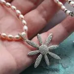 Жемчужное ожерелье с подвеской
