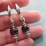 Гранатовые серьги в бохостиле