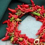 Перчики чили в украшениях