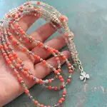 Многорядные украшения с кораллом