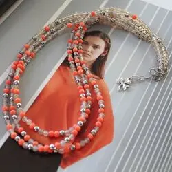 Бусы из коралла и халцедона