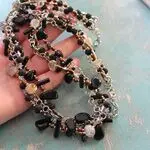 Стильное колье из черного оникса и фантомного кварца