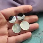 Серьги с серым перламутром