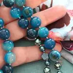 Бусы с бирюзовыми камнями