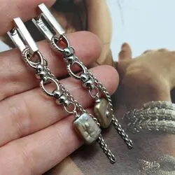 Стильные серьги с цветным барочным жемчугом