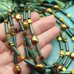 Длинные бусы с жемчугом и природными камнями - хризоколла