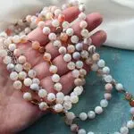 Многорядные бусы из агата