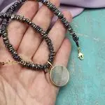 Колье из жемчуга кейши и перламутром