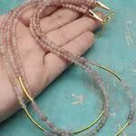 Розовый кварц в украшениях