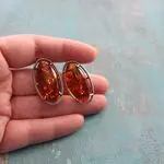 Серьги с крупным янтарем