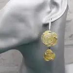 Перламутровые серьги с розами
