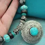 Колье с подвеской из бирюзы