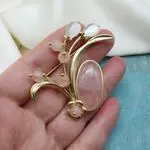 Брошь букет из натуральных камней