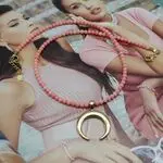 Коралловое ожерелье с подвеской