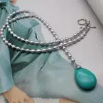 Жемчужное колье с подвеской из бирюзы