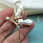 Брошь жемчужная бабочка