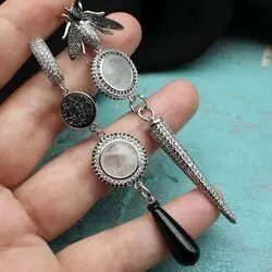 Асимметричные серьги с агатом, цирконами друзой