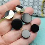 Длинные серьги с черными камнями