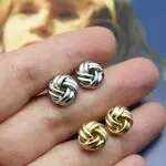 Стильные серьги гвоздики