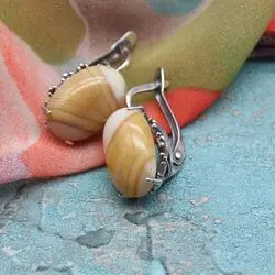 Серьги с ботсванскими агатами