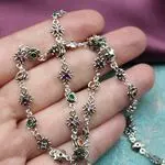 Стильное колье из серебра и камней