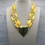 колье с подвеской из цитрина и перламутра