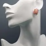 Стильные серьги с розовыми камнями - родохразит