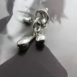 Серьги гвоздики с серебрянными капельками