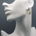 Классические серьги с перламутром