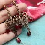 длинные серьги с гранатами