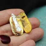 Дизайнерские серьги с натуральным барочным жемчугом