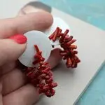 Серьги с кораллами в бохостиле