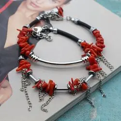 Сет из коралловых браслетов
