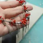 Стильные украшения с камнями - красный коралл