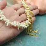 Колье в этностиле с белым кораллом