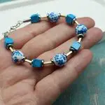 Браслет с бирюзой и фарфором