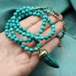 Колье в этническом стиле из зеленой бирюзы